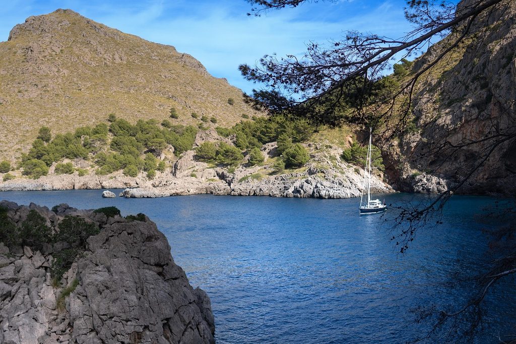 Segeltörn vor Mallorca im März 2027 an Bord einer E-Yacht